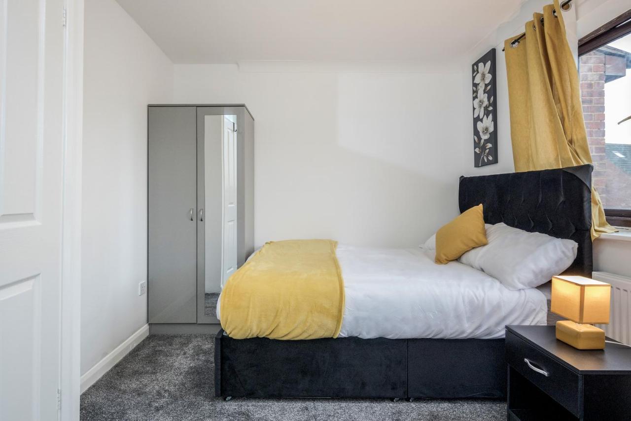 Lovely House In Dagenham / Barking With Free Parking, Wifi & Garden 외부 사진
